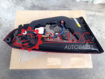 ĐÈN HẬU MIẾNG TRONG PHẢI KIA CERATO 2016- Gia Lộc Autoparts