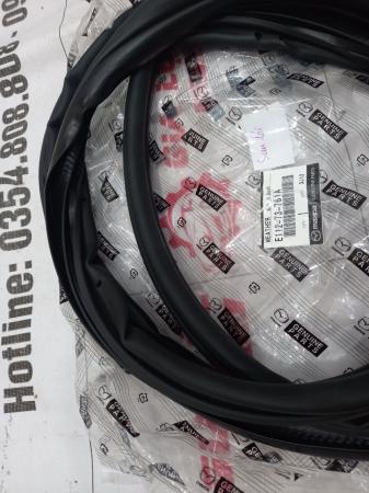 GIOĂNG THÂN CÁNH SAU LÁI XE FORD ESCAPE 2003-2010 E11273761B GIÁ TỐT