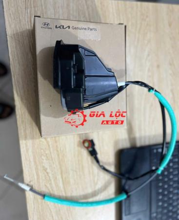CƠ CẤU KHOÁ NGẬM CỬA LÙA KIA CARNIVAL 2022, 2023, 2024 814110A9010