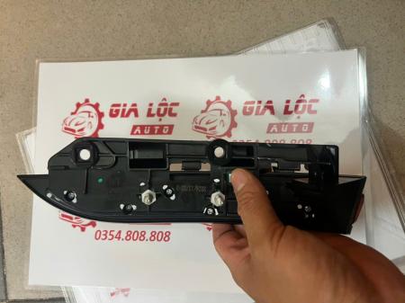 ĐÈN HẬU BÊN HÔNG VINFAST VF5 CHÍNH HÃNG