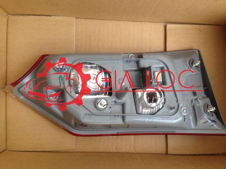 ĐÈN HẬU MIẾNG TRONG PHẢI TOYOTA COROLLA ALTIS 2013- Gia Lộc Autoparts