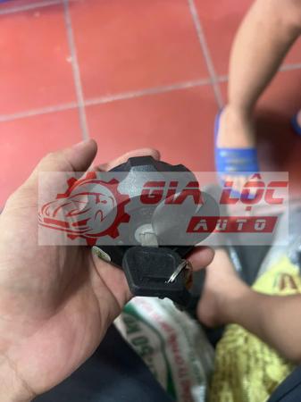 NẮP BÌNH XĂNG HYUNDAI MIGHTY EX8 BẢN THIẾU CHÍNH HÃNG