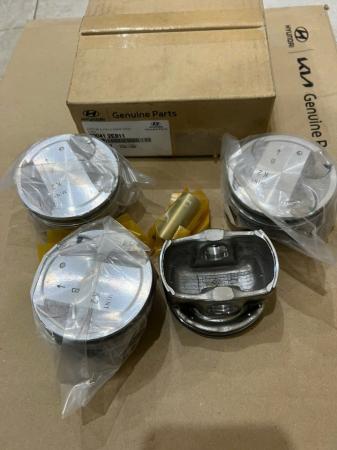 PISTON HYUNDAI KONA 230412E811 CHÍNH HÃNG
