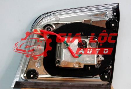 ĐÈN HẬU TRÁI LEXUS LX570 81590-60250