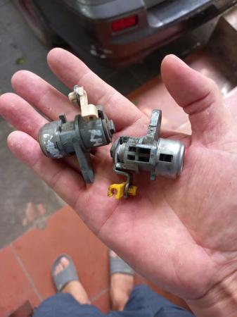 KHOÁ CÁNH CỬA KIA MORNING THÁO XE
