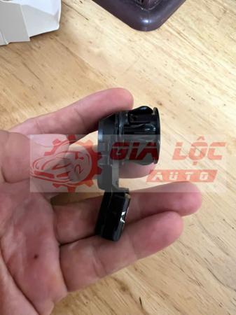 CẢM BIẾN VA CHẠM TRƯỚC TOYOTA HILUX 2021 GIÁ TỐT
