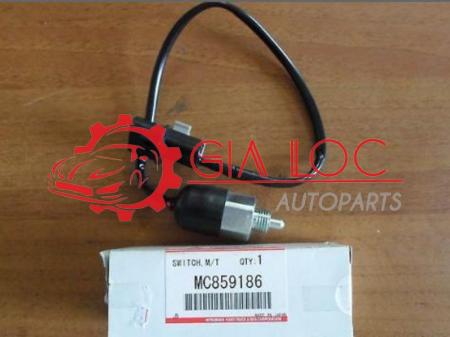 CẢM BIẾN/CÔNG TẮC BÁO LÙI MITSUBISHI FUSO CANTER-  Gia Lộc Autoparts