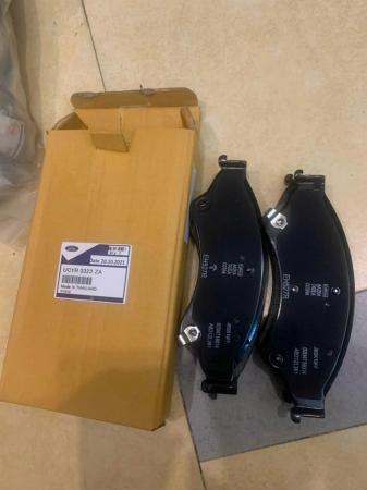 MÁ PHANH TRƯỚC MAZDA BT50 2016 UCYR3323ZA CHÍNH HÃNG