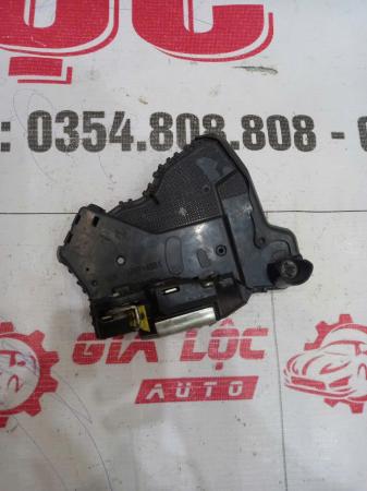 NGẬM KHOÁ CÁNH CỬA TOYOTA ALTIS CHÍNH HÃNG