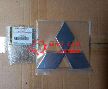 LÔ GÔ BIỂU TƯỢNG MITSUBISHI XPANDER 7415A765 GIÁ RẺ UY TÍN