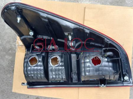 Đèn Hậu Phải Toyota Hilux Chính Hãng 815500K261 - Phụ tùng ô tô uy tín Gia Lộc Autoparts