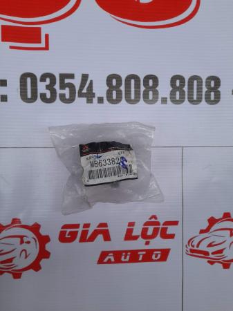 CAO SU CÀNG A DƯỚI QUẢ BÉ MITSUBISHI PAJERO  MB633820