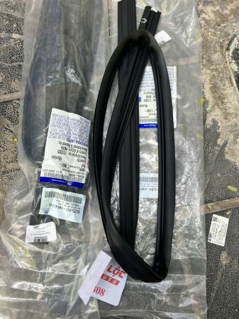 GIOĂNG TRƯỢT KÍNH CÁNH CỬA HYUNDAI ACCENT CHÍNH HÃNG