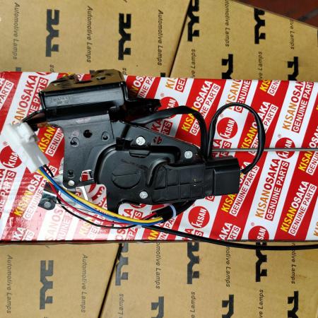 KHOÁ NGẬM CỬA HẬU, CỐP SAU TOYOTA INNONA OSAKA JAPAN