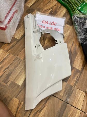 ỐP MÁ TRÊN ĐÈN PHA XE ISUZU NQR75 CHÍNH HÃNG GIÁ RẺ
