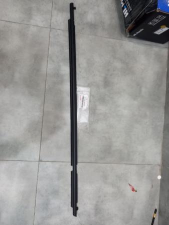 NẸP CHÂN KÍNH NGOÀI CÁNH CỬA TOYOTA RAV4 757300R020 GIÁ RẺ