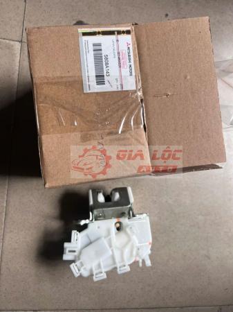 NGẬM KHOÁ CỐP MITSUBISHI XPANDER 5808A143 XỊN