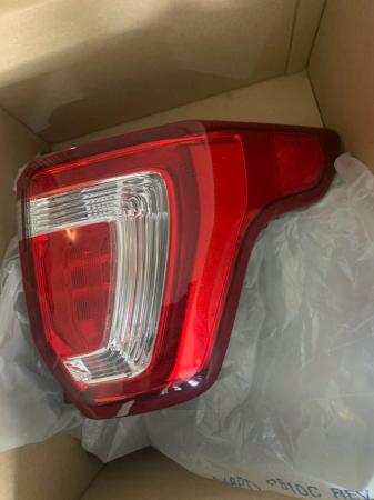 ĐÈN HẬU PHỤ FORD XPLORER CHÍNH HÃNG
