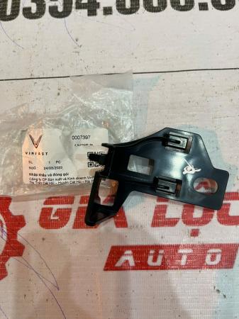 TAI ĐỠ CỤM DẦM TRƯỚC BÊN PHẢI  VINFAST BEX10007397 CHÍNH HÃNG