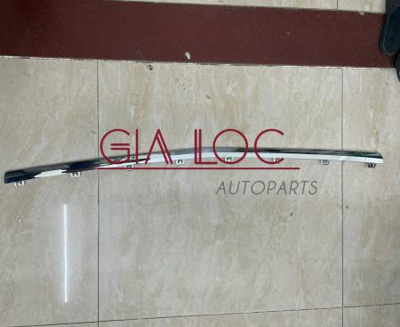 Nẹp mạ ba đờ sốc trước giữa ô tô Mercedes GLC300, GLC63 AMG