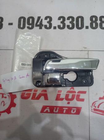 TAY MỞ CỬA TRONG KIA CARENS BÊN PHỤ 826201D010 GIÁ RẺ