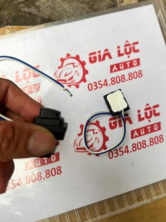 NÚT BẤM MỞ CỦA TAY NGOÀI HYUNDAI SANTAFE 2007 2008 2009 2010 2011 2012 2013 214 2015 2016 2017 2018 2019 2020 2021 2022 2023 2024 2025 2026