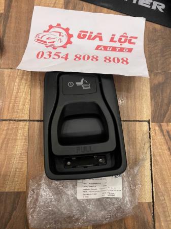 TAY MỞ HÀNG GHẾ THỨ 3 KIA CARNIVAL 2022 2023 CHÍNH HÃNG