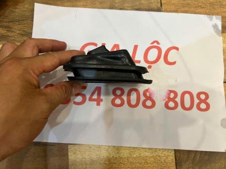 CAO SU CHỤP BỤI CÀNG CUA HỘP SỐ ISUZU GIÁ RẺ