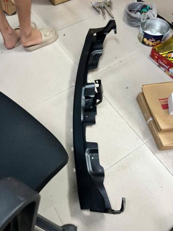 XƯƠNG ĐỠ BA ĐỜ XỐC TRƯỚC Isuzu D-Max