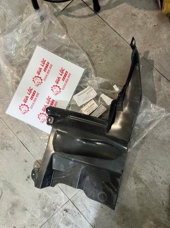 CHẮN BÙN GẦM BÊN PHẢI TOYOTA COROLA CROOSS XỊN CHÍNH HIỆU