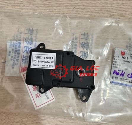 MÔ TƠ CHIA GIÓ ĐIỀU HÒA GIÀN LẠNH TRƯỚC FORD TRANSIT 