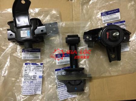 CHÂN HỘP SỐ HYUNDAI I10 CHÍNH HÃNG 21830B4010
