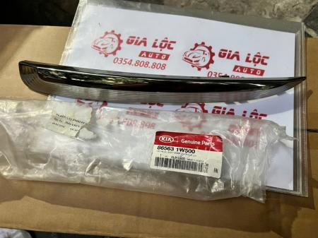 NẸP MẠ CROM TRÊN BA ĐỜ XỐC KIA RIO HÀNG XỊN 865631W500