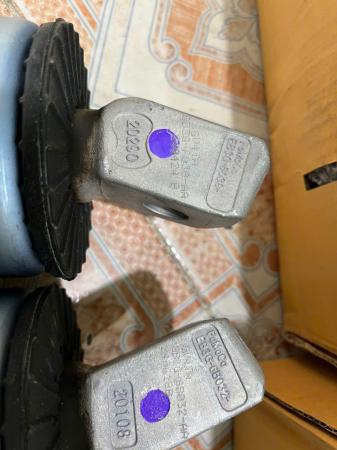 CHÂN MÁY FORD RANGER 3.2 CHÍNH HÃNG