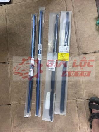 Nẹp chân kính toyota LAND CRUISER PRADO CHÍNH HÃNG 7572060080