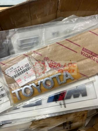 CHỮ TOYOTA GIÁ TỐT