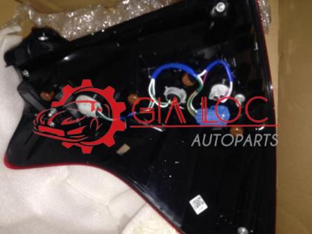 ĐÈN HẬU PHẢI TOYOTA LAND CRUISER PRADO- Gia Lộc Autoparts
