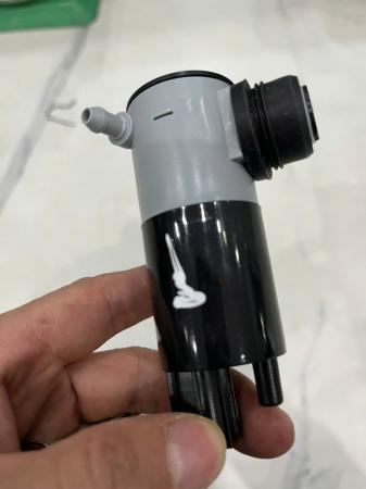 MÔ TƠ BƠM NƯỚC RỬA KÍNH RANGER BT50 2012 -2022 CHÍNH HÃNG