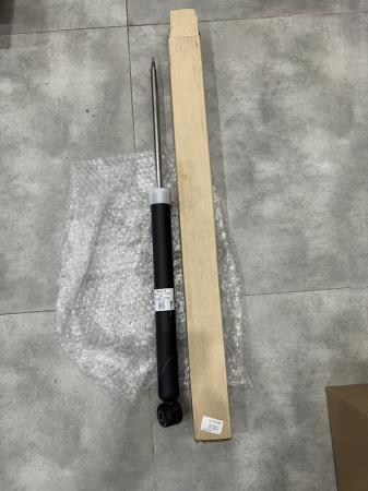 GIẢM XÓC SAU MAZDA 2 DB7C28700C 2015 -2022 CHÍNH HÃNG